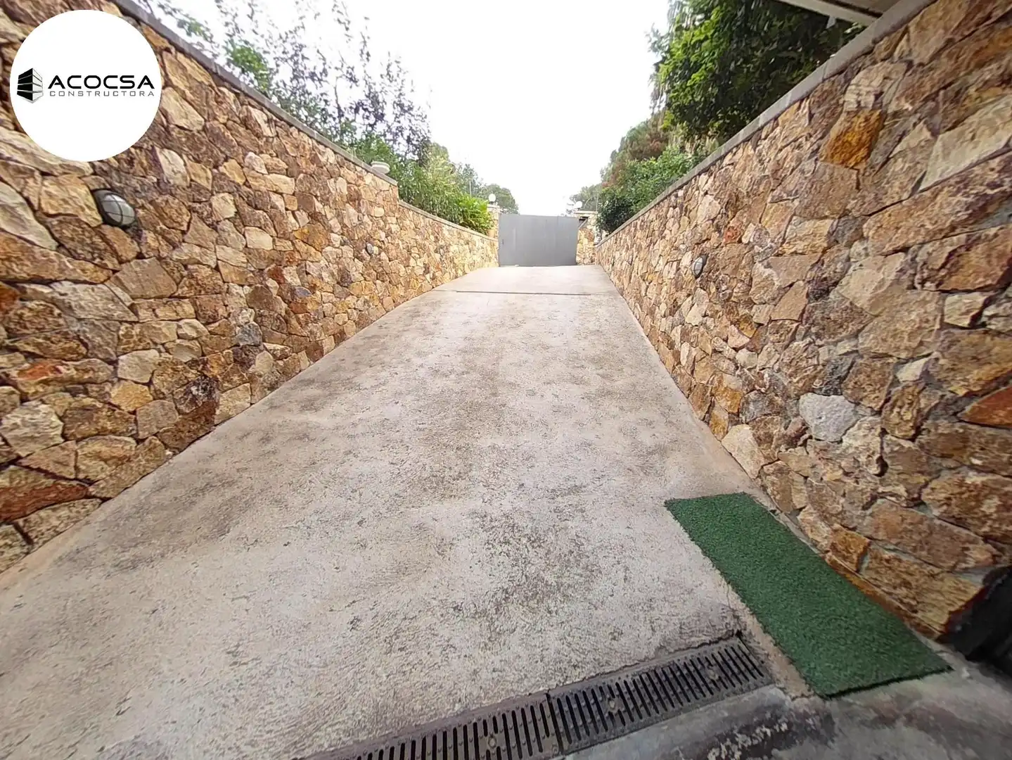 Außenansicht von Haus oder Chalet zum Verkauf in Sant Andreu de la Barca mit Privatgarten, Terrasse und Abstellraum