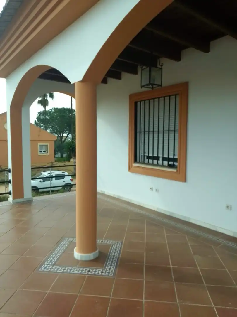 Vista exterior de Casa o chalet en venta en Dos Hermanas con Jardín privado, Terraza y Balcón