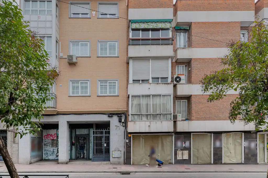 Business premises for sale in Avenida Fuenlabrada