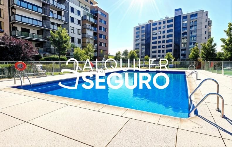Swimming pool of Flat to rent in Tres Cantos  with Air Conditioner, Heating and Terrace