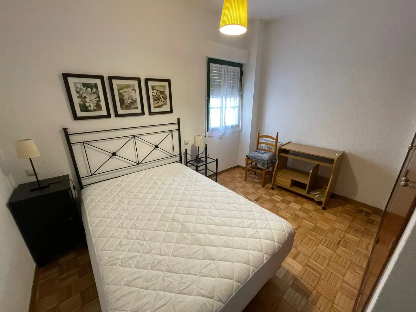 Habitación de Piso de alquiler en Alcalá de Henares con Calefacción, Parquet y Amueblado