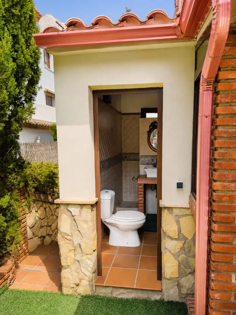 Bany de Casa o xalet en venda en Antequera amb Jardí privat, Traster i Piscina