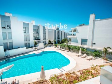 Pis amb piscina de lloguer a Padre Luis Garcia Cerezo 2