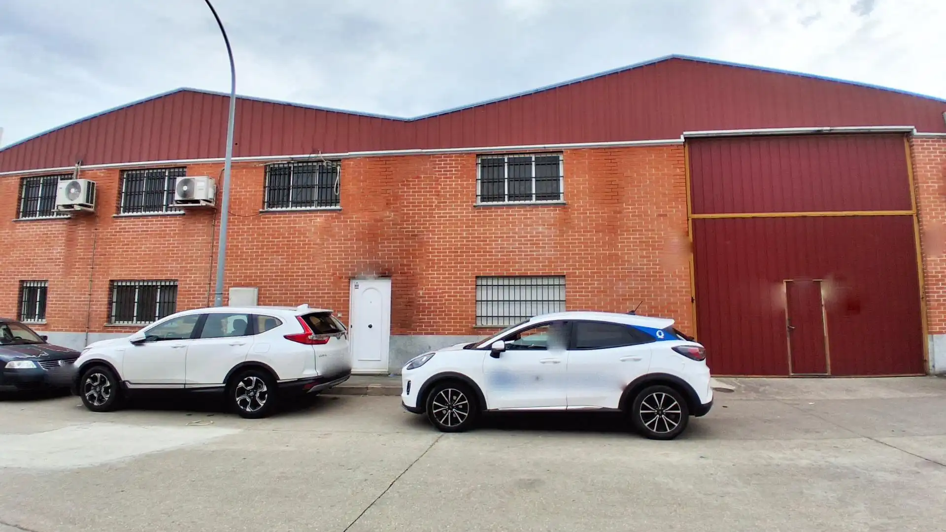 Industrial building for sale in Villares de la Reina, imagen 2