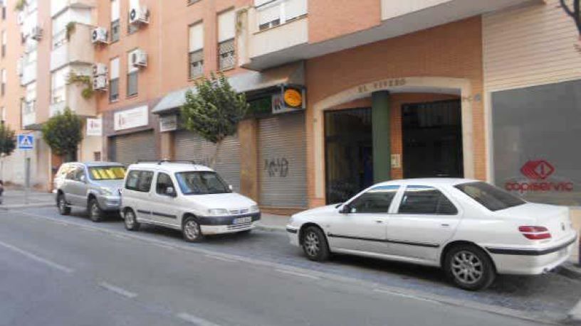 Vista exterior de Local en venta en  Jaén Capital