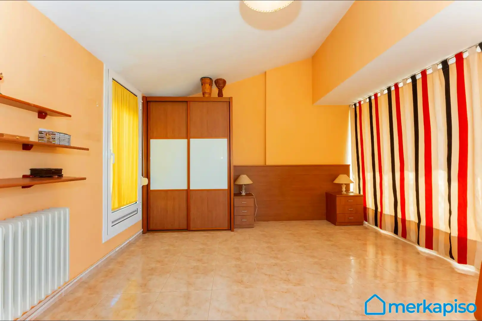Habitación de Casa adosada en venta en Viladecans con Calefacción, Jardín privado y Terraza