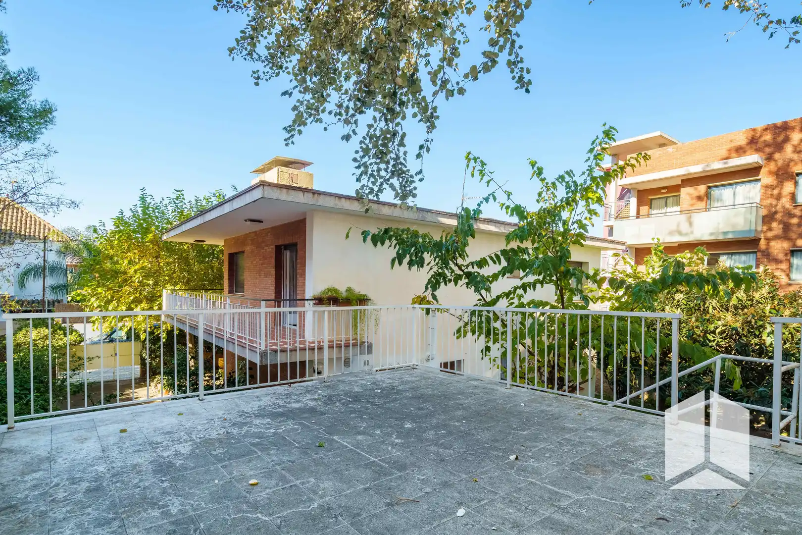 Vista exterior de Casa o xalet en venda en Castelldefels amb Terrassa