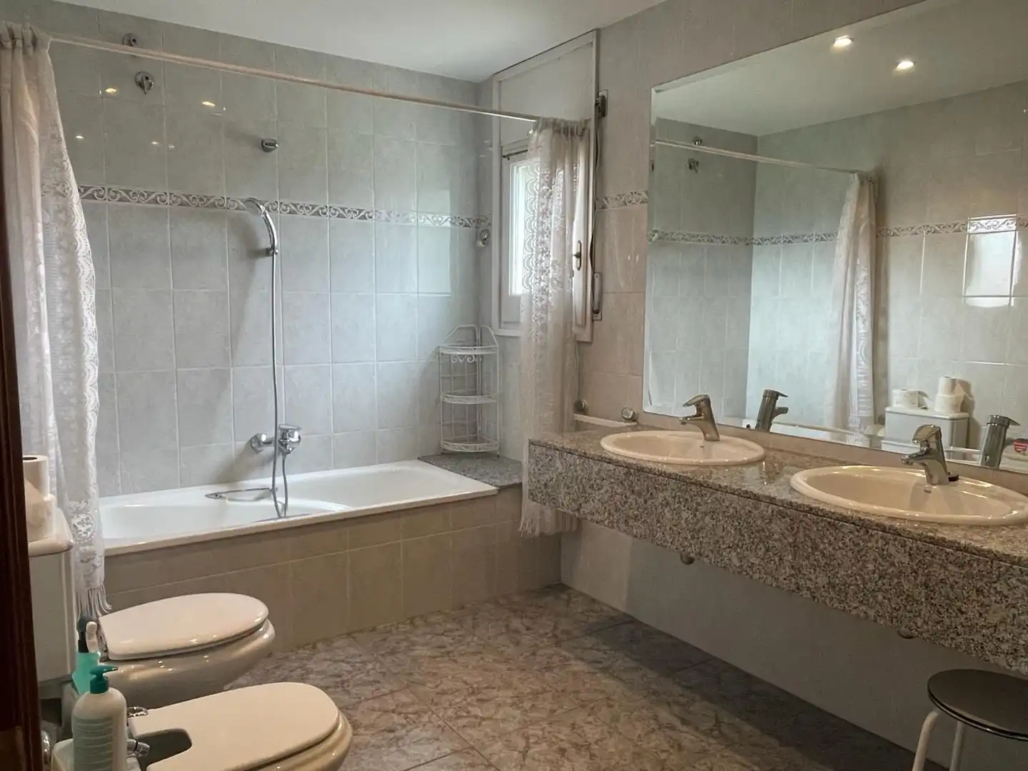 Baño de Casa o chalet en venta en Les Planes d'Hostoles con Aire acondicionado, Jardín privado y Terraza