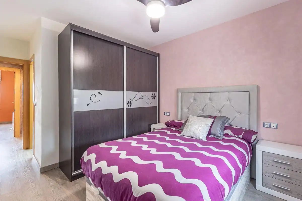 Bedroom of Flat for sale in Granada