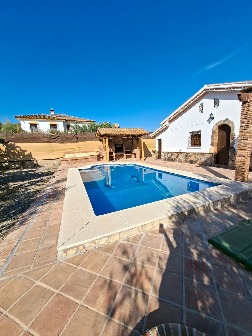 Piscina de Casa o chalet de alquiler en Alhaurín El Grande con Aire acondicionado, Calefacción y Jardín privado