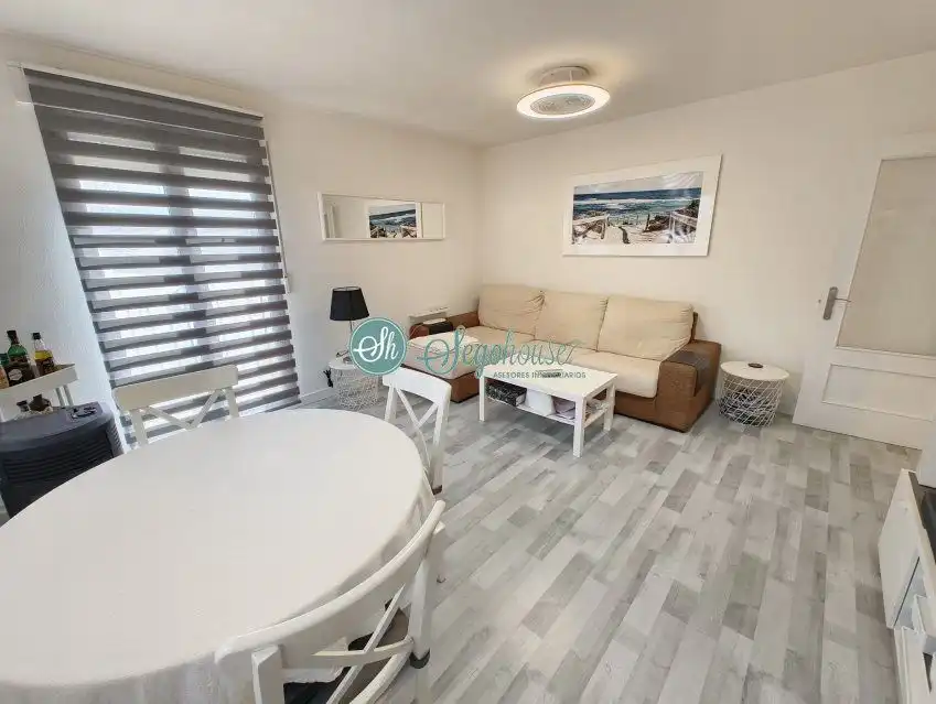 Sala de estar de Piso en venta en Torrecaballeros con Calefacción, Terraza y Amueblado