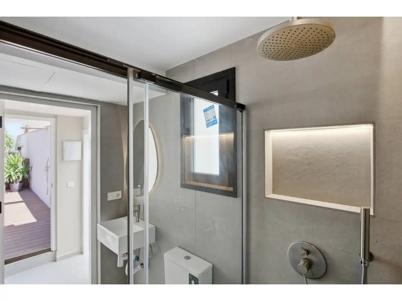 Bathroom of Duplexes for sale in Barcelona  with Air Conditioner, Heating and Parquet flooring