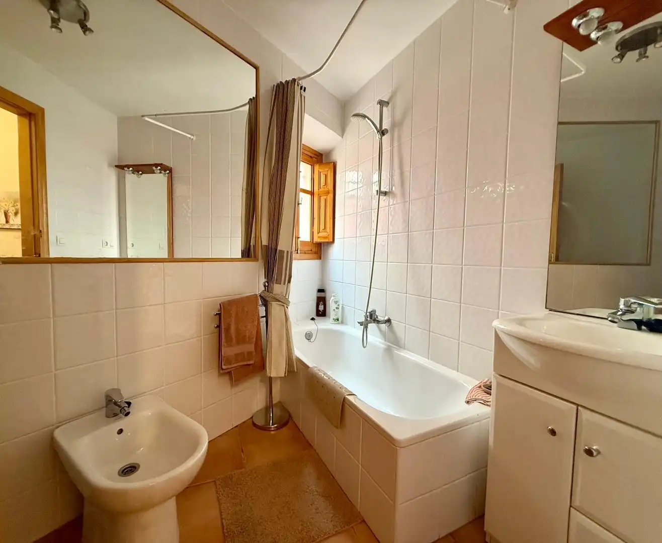 Bathroom of Houses for sale in Vélez de Benaudalla