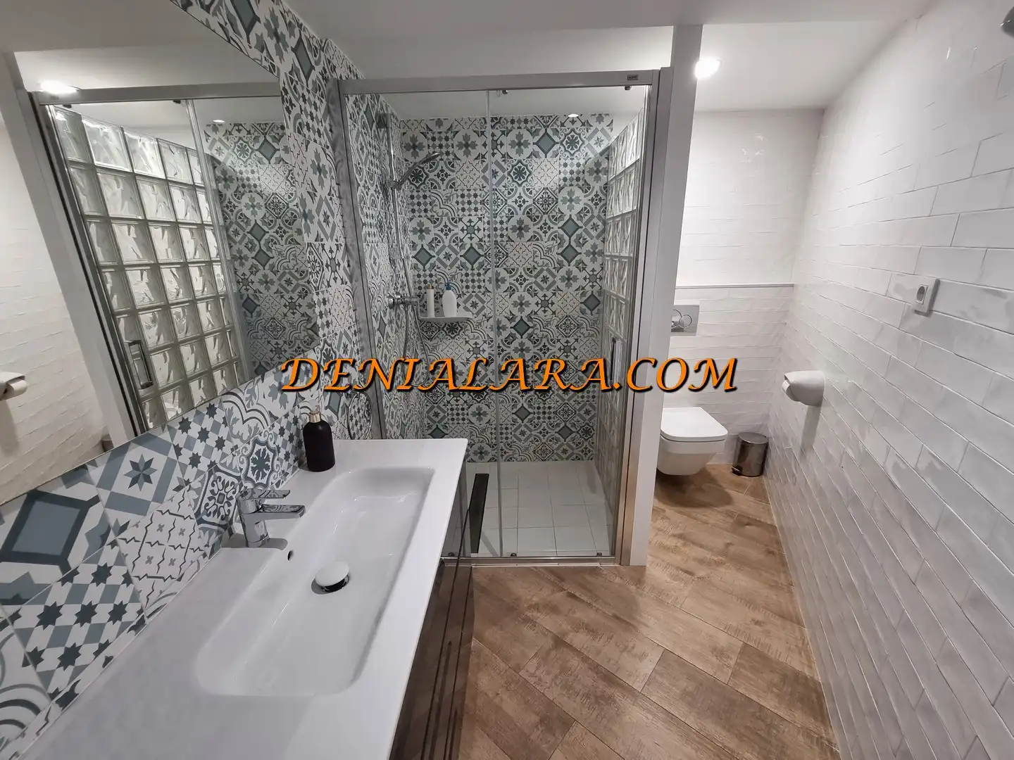 Bathroom of Houses for sale in Dénia  with Air Conditioner, Heating and Private garden