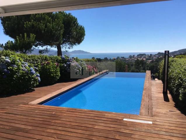 Casa-chalet en Venta en  da Rabadeira en Panxón