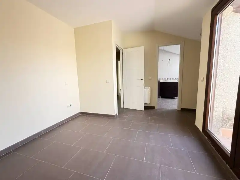 Ático en venta en Villacastín con Calefacción, Jardín privado y Terraza