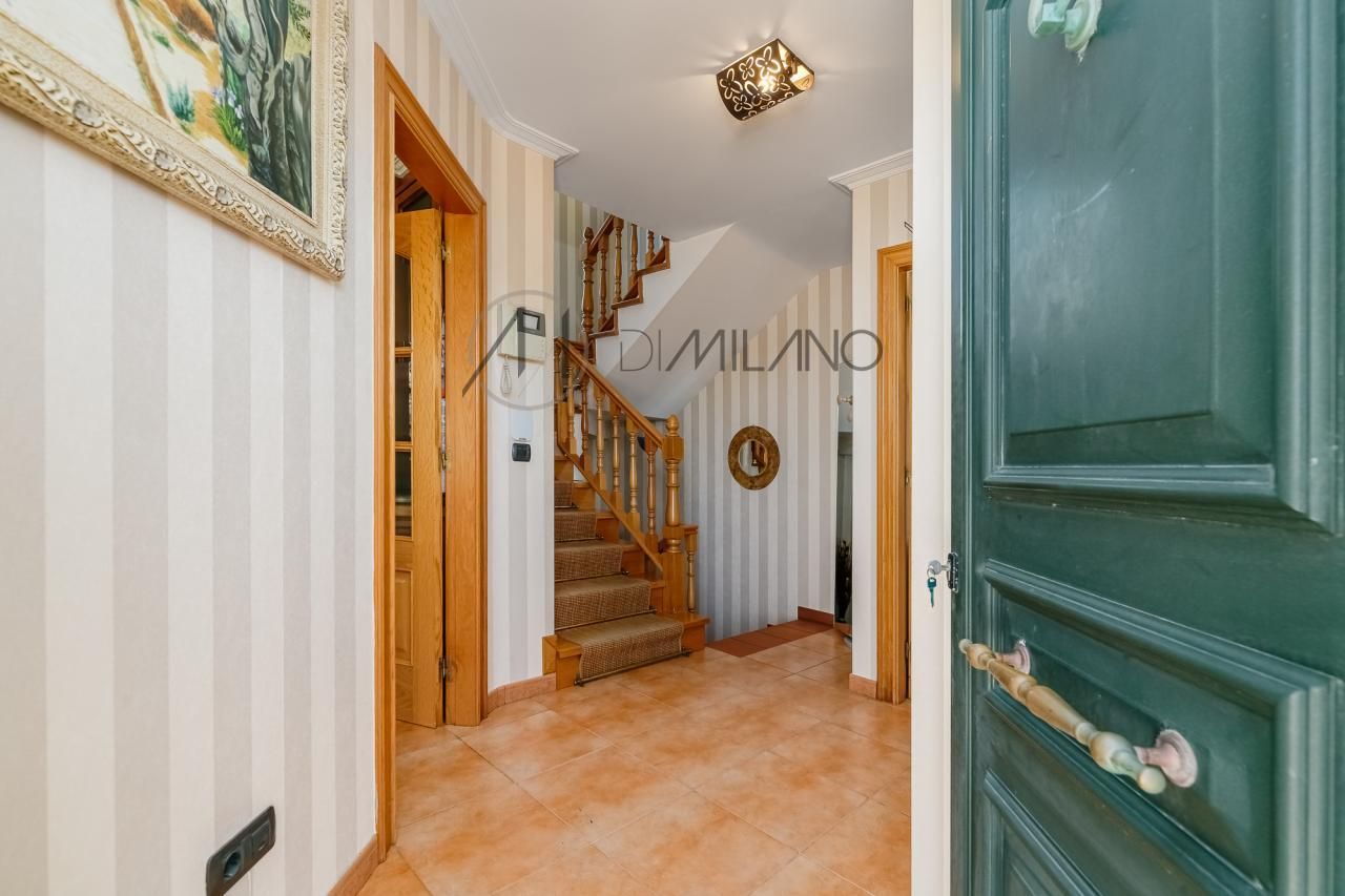 House or chalet for sale in Vigo   with Heating, Private garden and Terrace