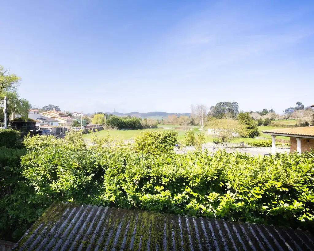 Jardí de Casa o xalet en venda en Colunga amb Calefacció i Moblat