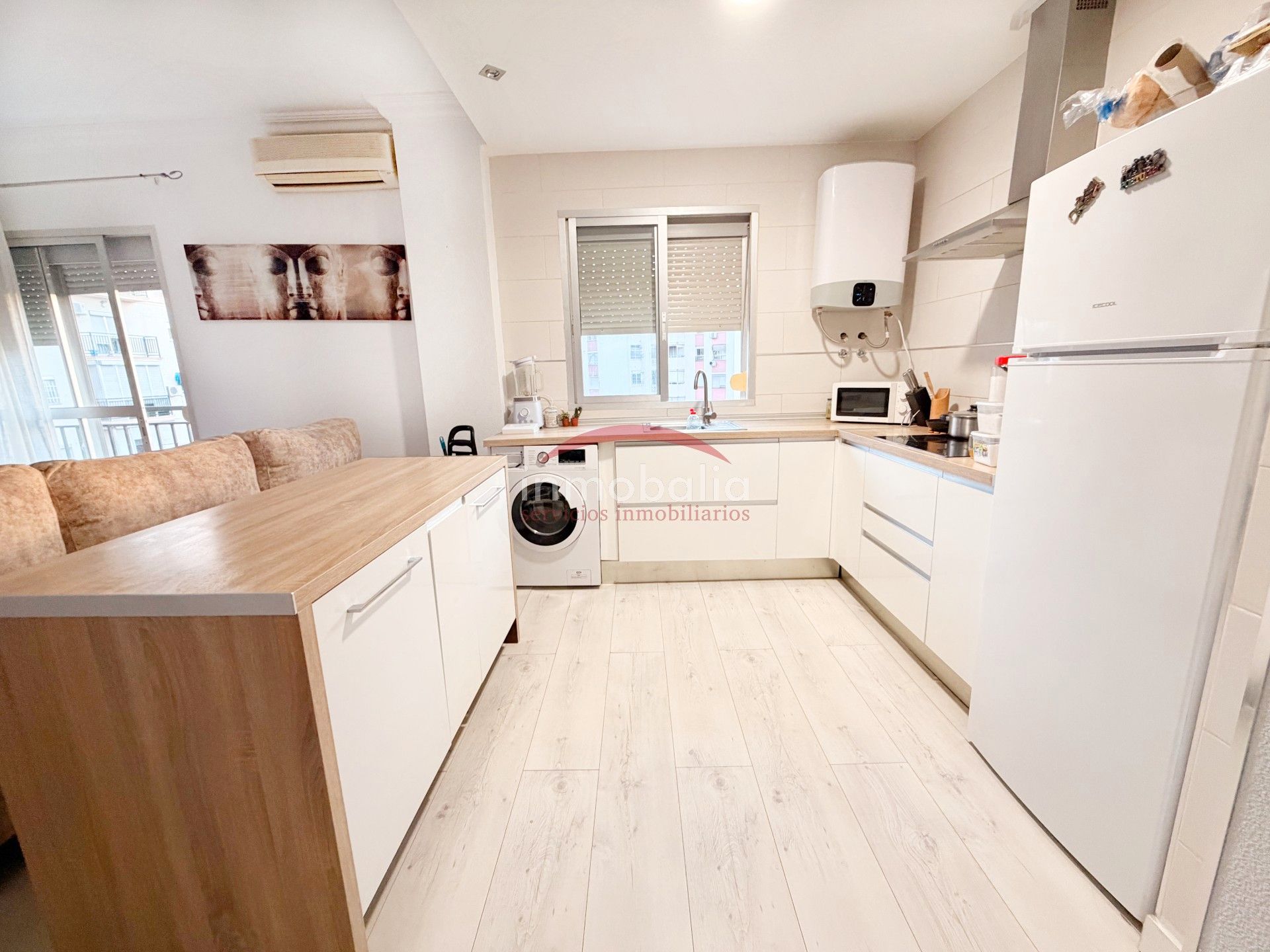 Cuina de Pis en venda en  Sevilla Capital amb Aire condicionat i Terrassa