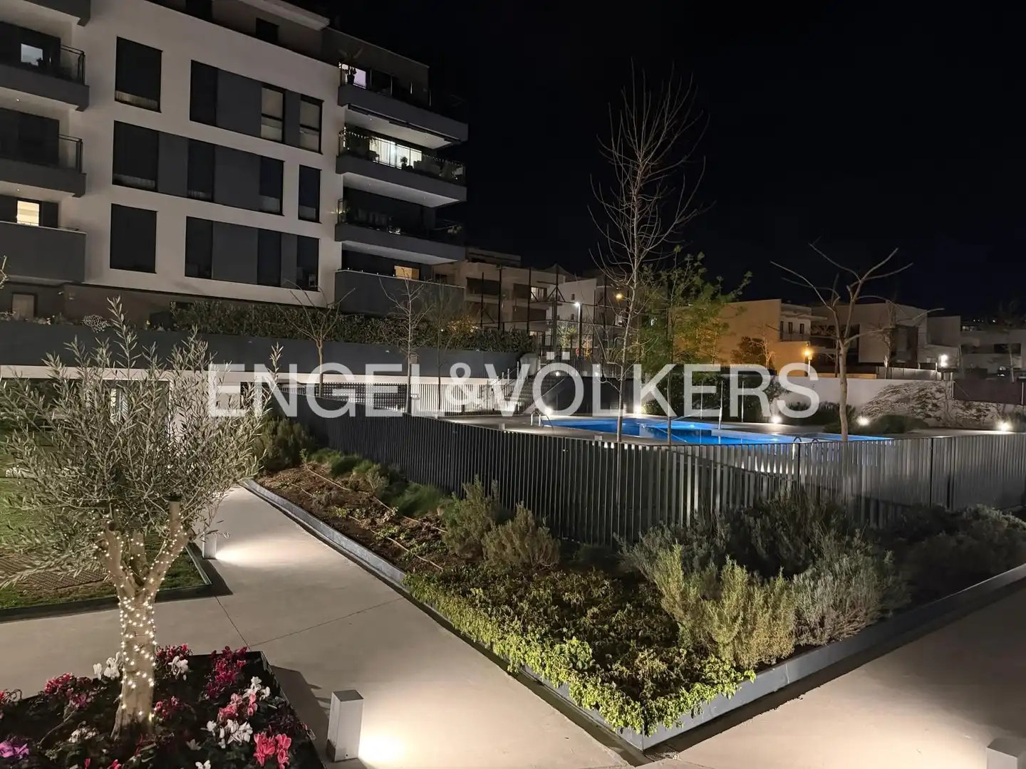 Terrassa de Pis en venda en Vilanova i la Geltrú amb Aire condicionat, Calefacció i Jardí privat