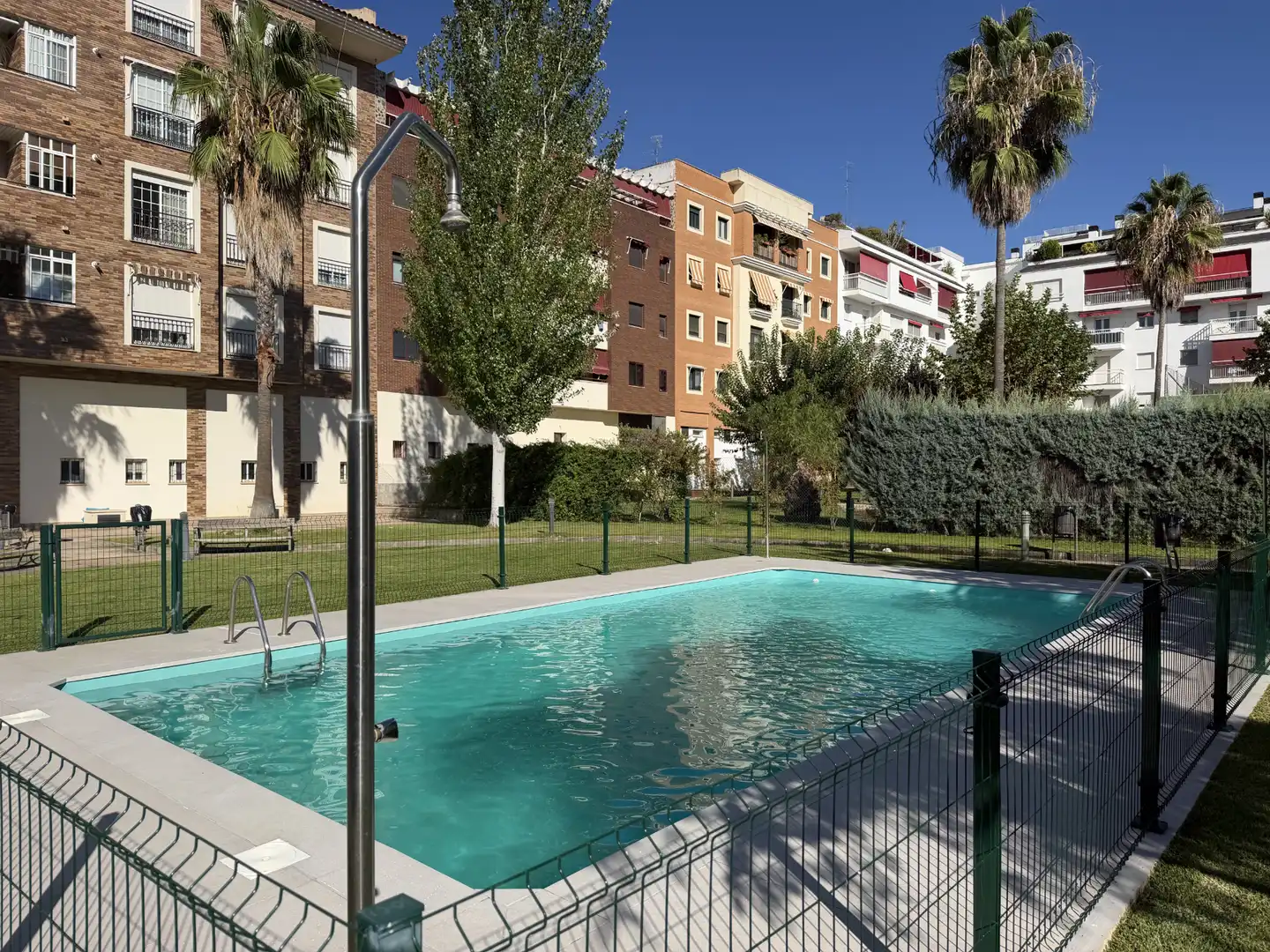 Flat with pool to rent in Calle Arturo Barea
