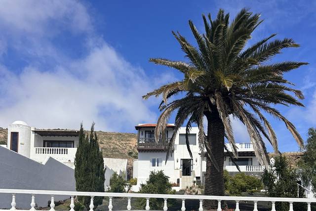 Casa-chalet en Venta en Calle el Pavo Real en Nazaret