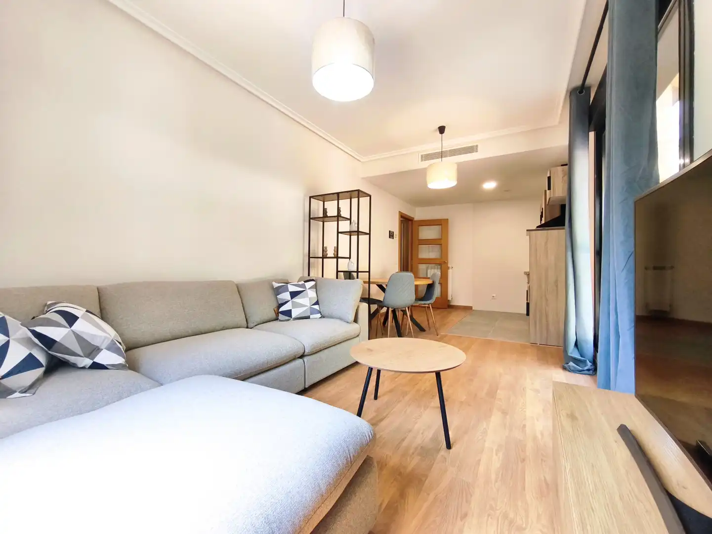 Sala de estar de Piso en venta en Lardero con Calefacción, Jardín privado y Parquet