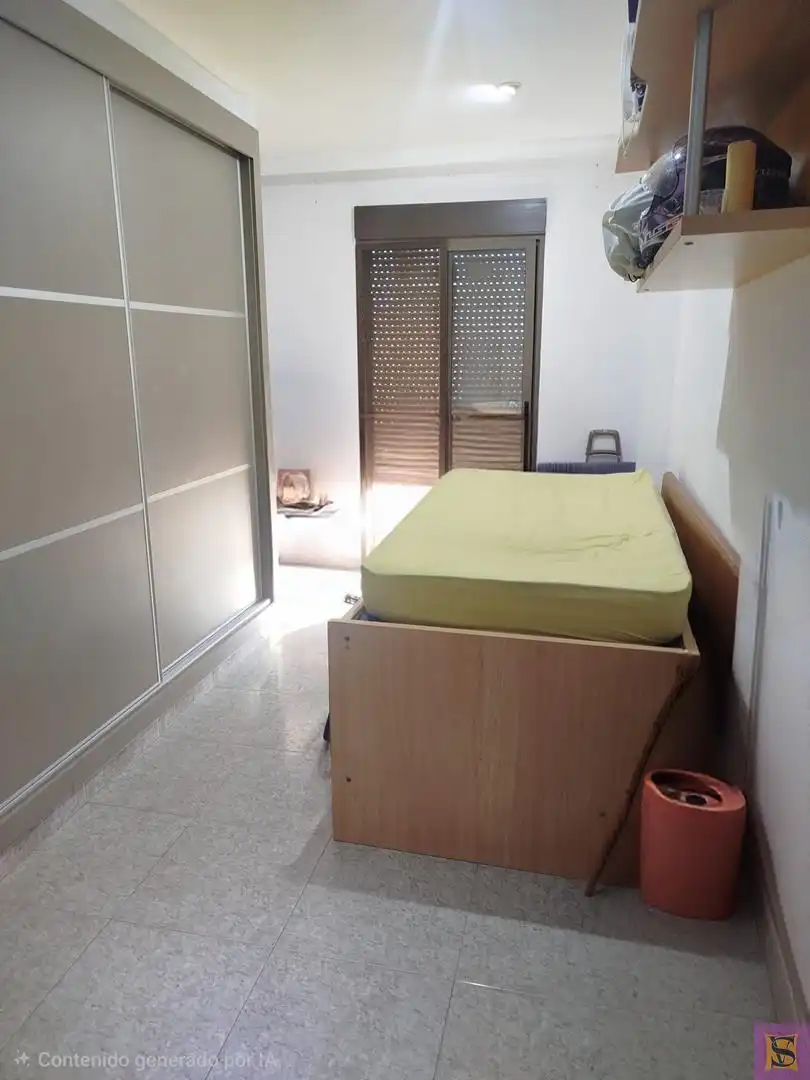 Dormitori de Pis en venda en La Pobla de Vallbona amb Aire condicionat, Moblat i Balcó
