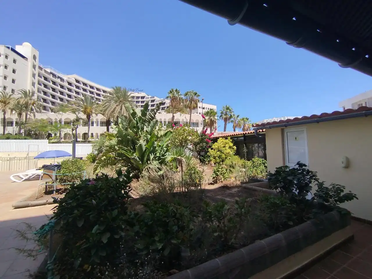 Vista exterior de Apartament de lloguer en San Bartolomé de Tirajana amb Moblat, Balcó i Internet