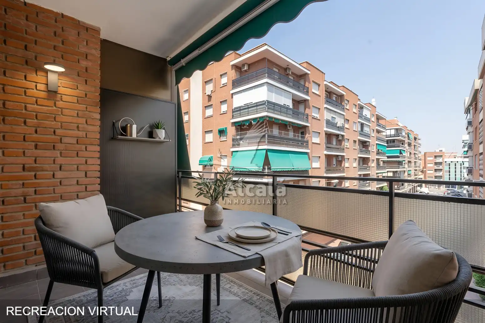 Terraza de Piso en venta en Alcalá de Henares con Calefacción, Jardín privado y Parquet