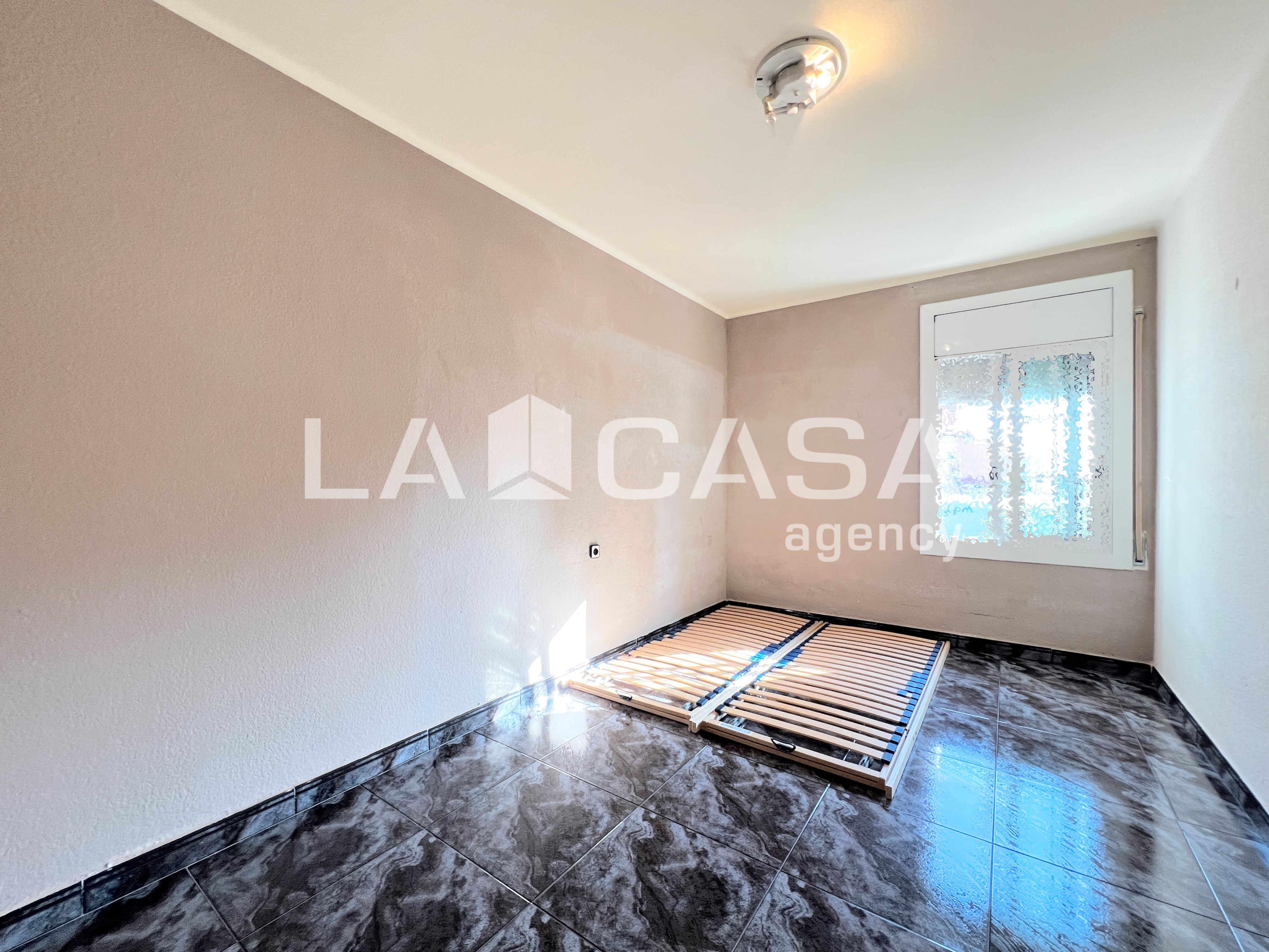 Piso en venta en Badalona con Balcón