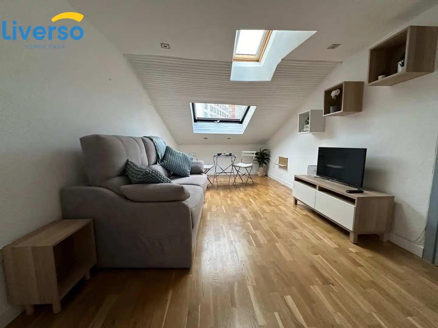 Attic for rent in Casco Antiguo