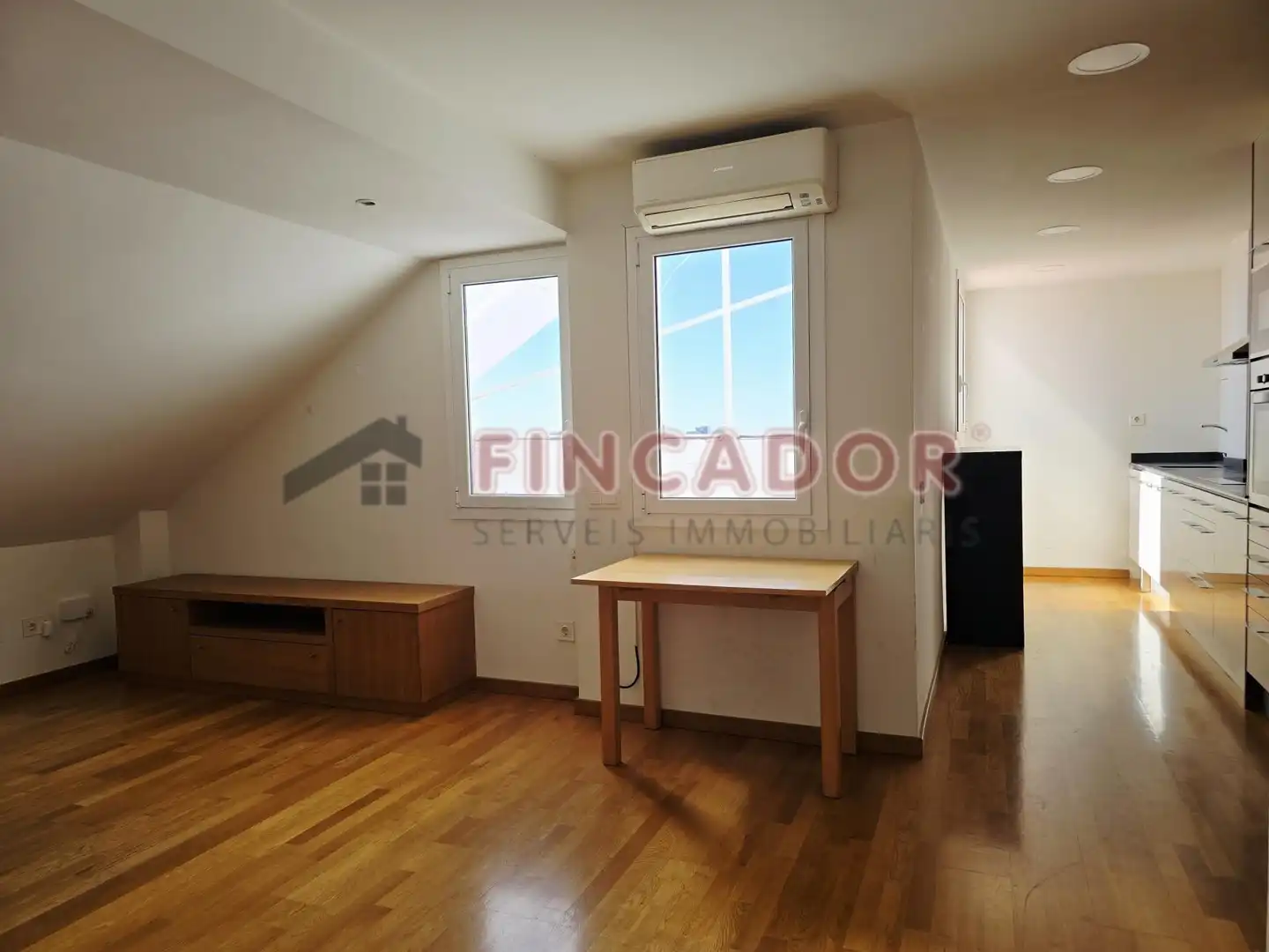 Schlafzimmer von Maisonette zum Verkauf in Barcelona mit Klimaanlage, Heizung und Parkett