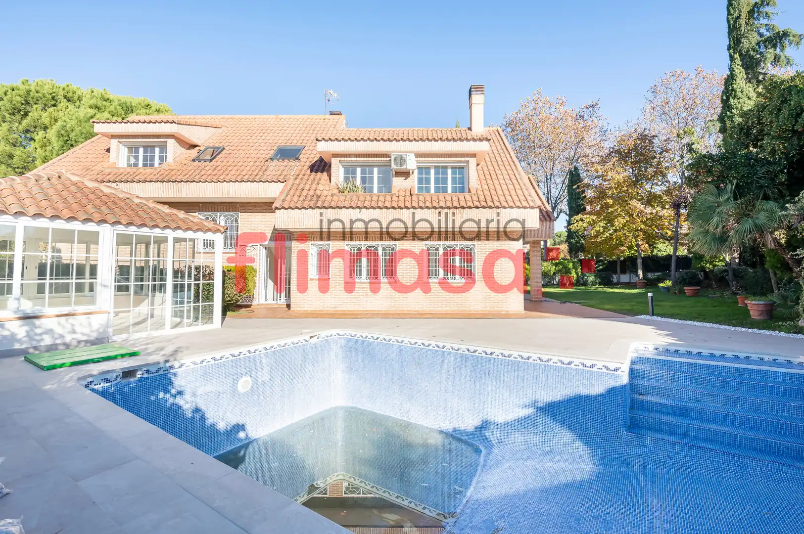 Piscina de Casa o xalet en venda en Villaviciosa de Odón amb Aire condicionat, Calefacció i Jardí privat