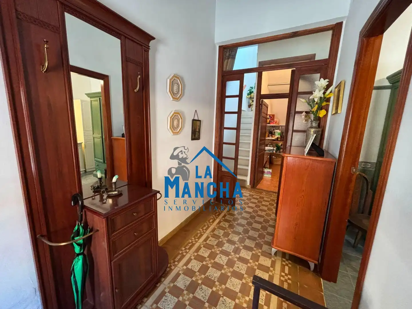 Casa o chalet en venta en Hoya-Gonzalo con Calefacción, Jardín privado y Amueblado