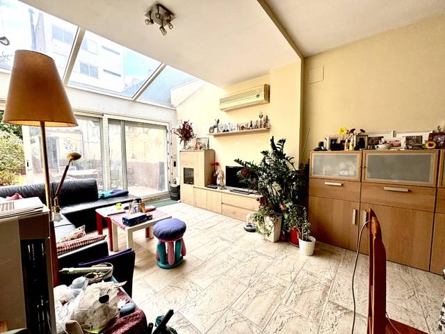 Casa adosada en Venta en Centre