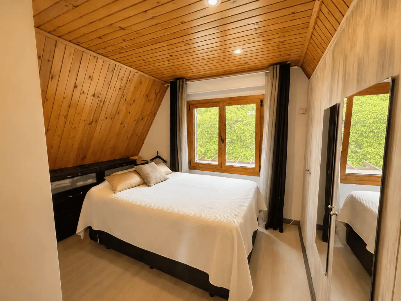 Habitación de Casa o chalet en venta en Sant Cebrià de Vallalta con Aire acondicionado, Calefacción y Jardín privado