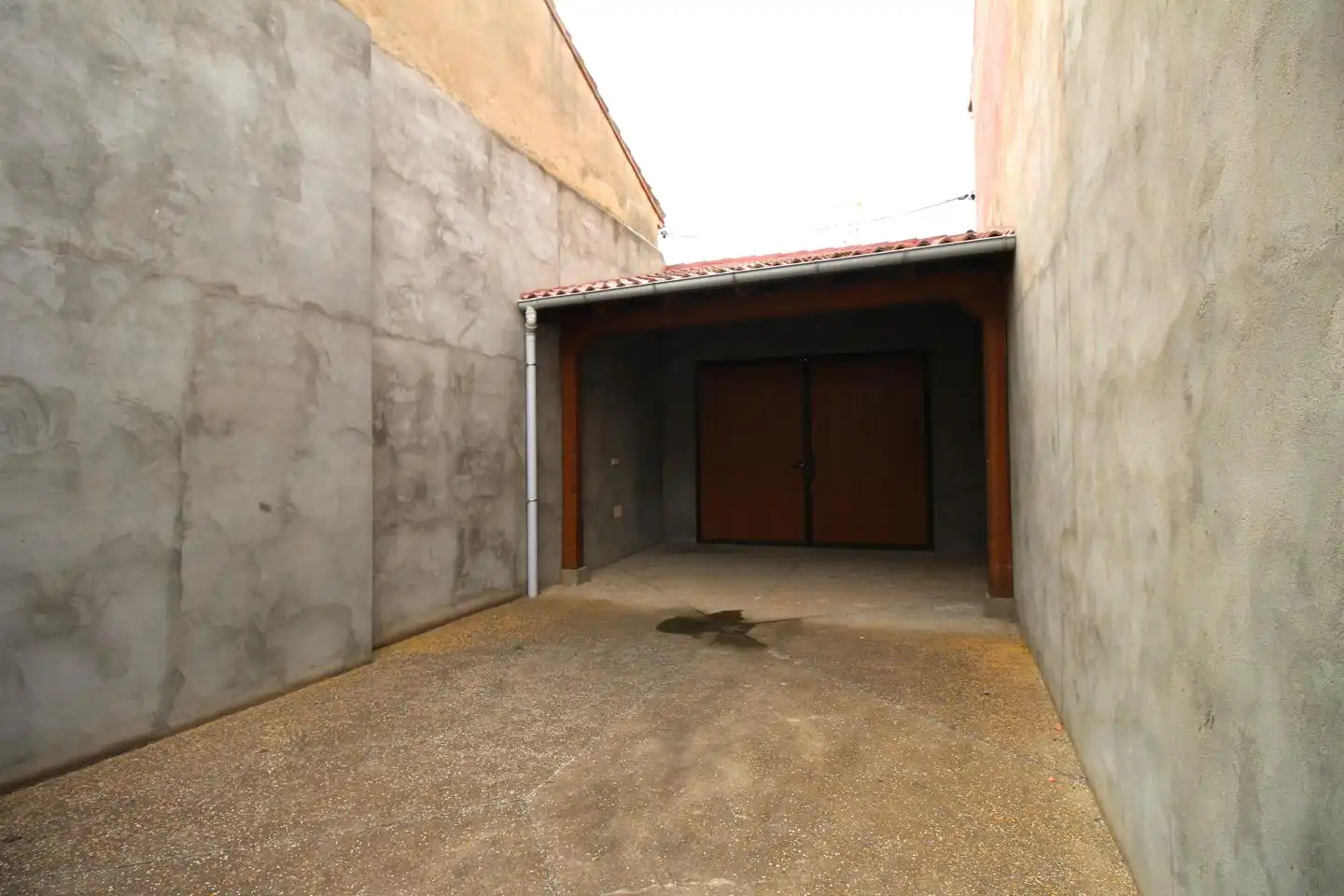 Casa adosada en venda en Villamañán amb Moblat
