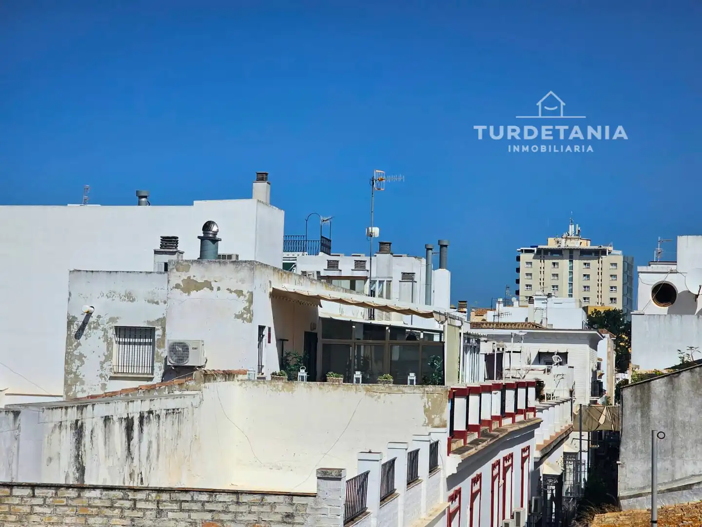 Exterior view of Houses for sale in Sanlúcar de Barrameda  with Terrace and Balcony