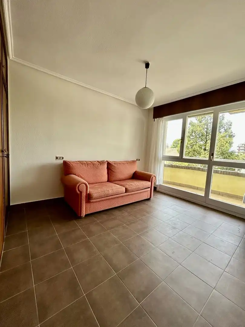 Sala d'estar de Pis en venda en Laredo amb Calefacció i Terrassa