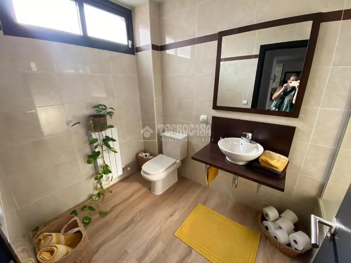 Baño de Casa adosada en venta en Cuarte de Huerva con Aire acondicionado y Calefacción