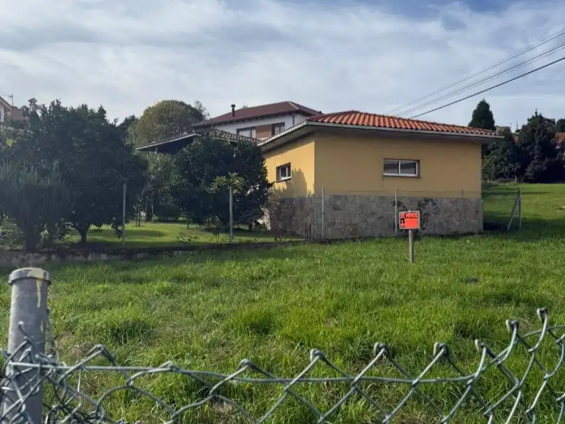 Residencial en venda en Castrillón