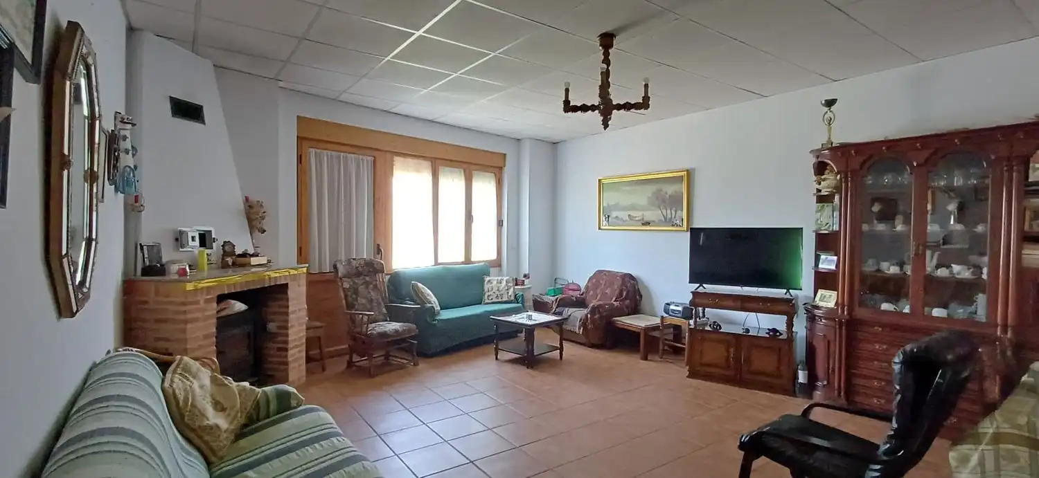 Sala d'estar de Casa o xalet en venda en Valderrey amb Calefacció, Terrassa i Traster