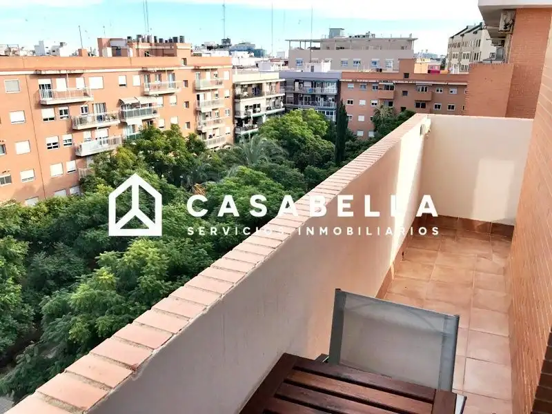 Vista exterior de Piso de alquiler en Valencia con Aire acondicionado, Calefacción y Terraza
