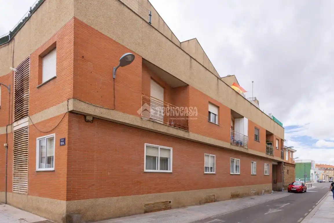 Exterior view of Flat for sale in Villares de la Reina  with Heating