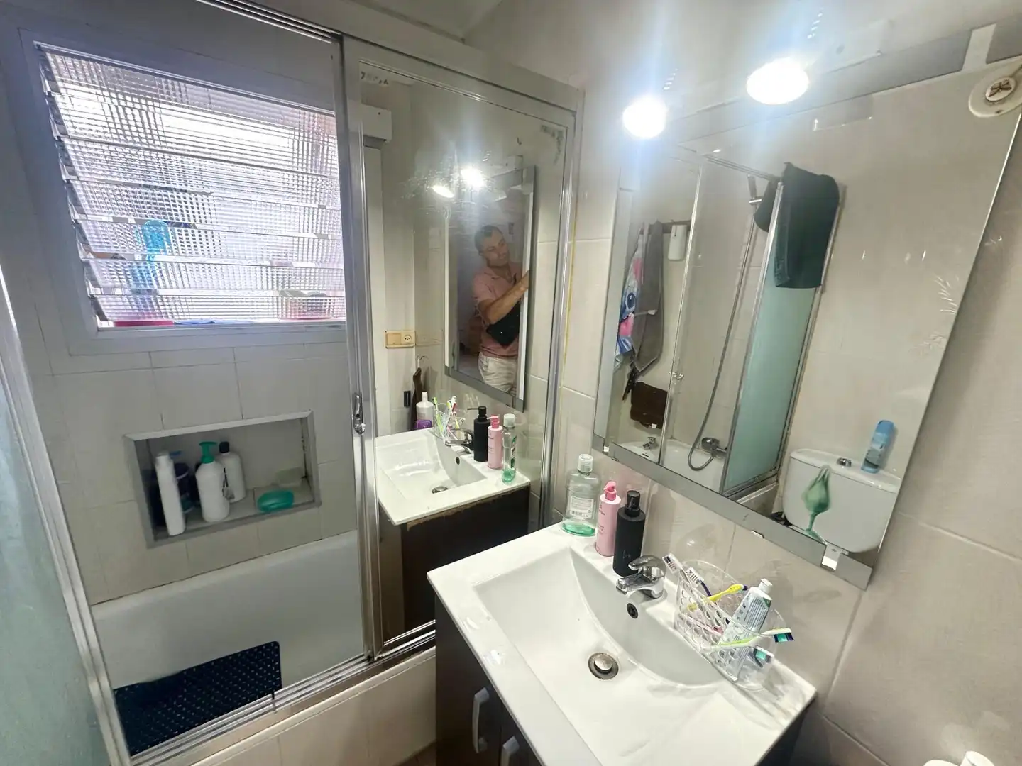 Bathroom of Flat for sale in Alicante / Alacant  with Air Conditioner, Furnished and Balcony
