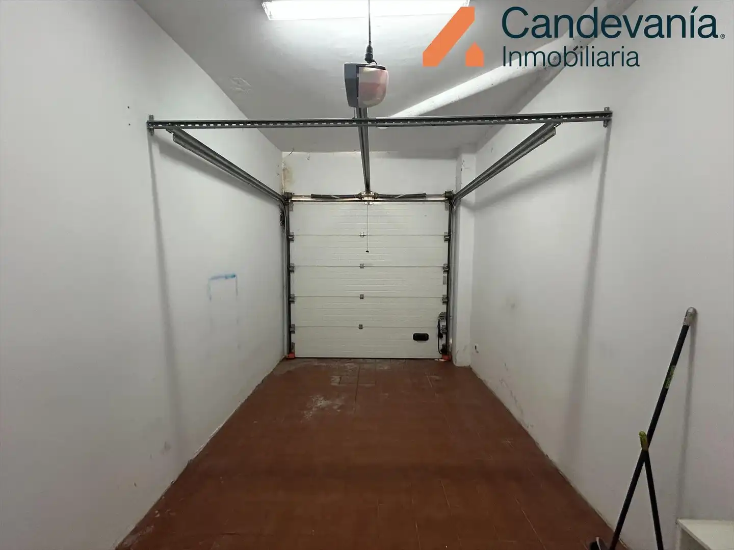 Parking de Casa adosada en venta en Zuera con Calefacción, Jardín privado y Parquet