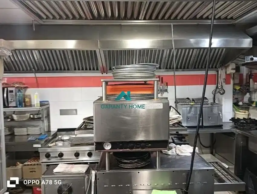 Cuina de Local de lloguer en Alcorcón amb Aire condicionat i Moblat