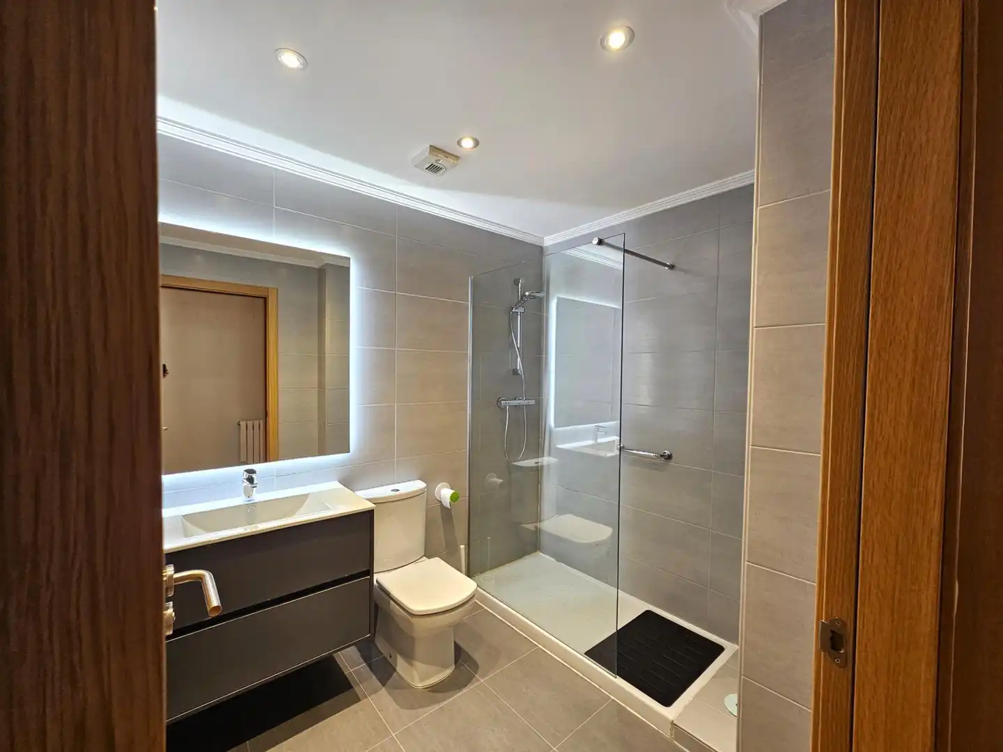Baño de Piso en venta en Donostia - San Sebastián  con Calefacción, Jardín privado y Terraza
