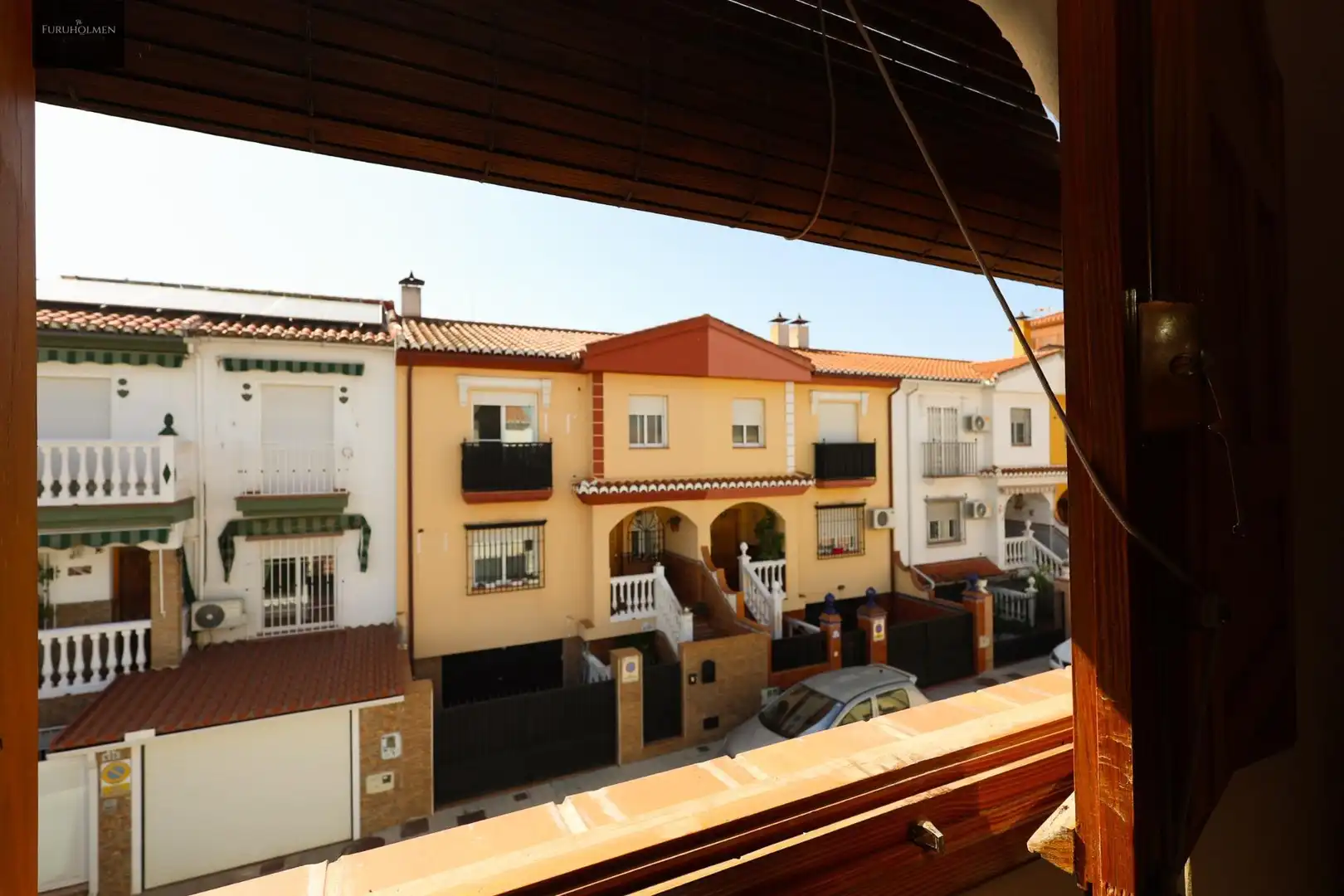 Vista exterior de Casa o xalet en venda en Las Gabias amb Aire condicionat, Piscina i Balcó